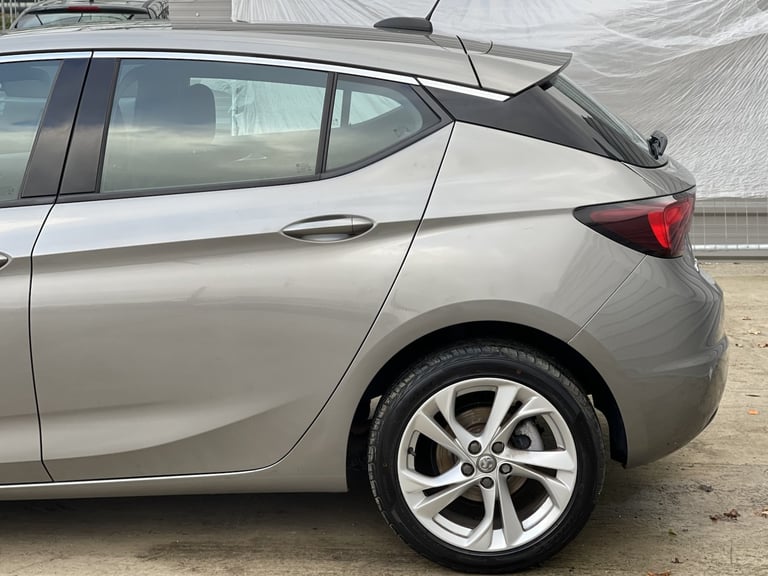 VAUXHALL ASTRA 1.4 i SRi 2017