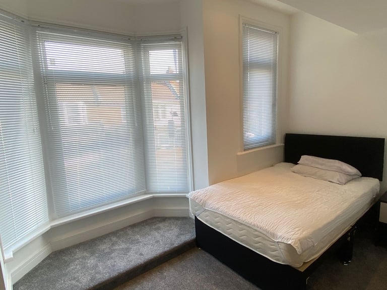 TOP QUALITY DOUBLE EN SUITE ROOM TO LET 