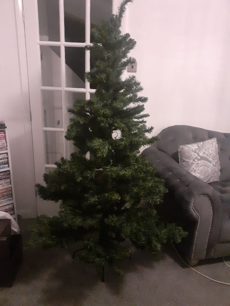 6ft Artificial Christmas tree 