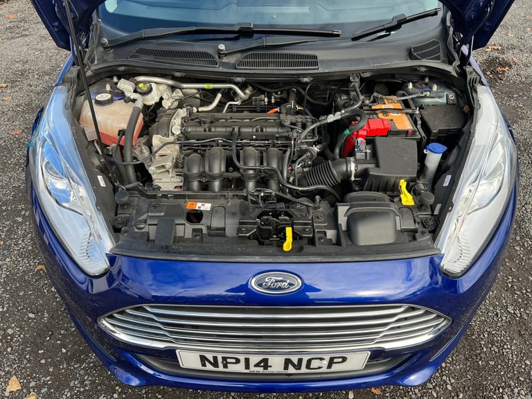 2015 Ford Fiesta 1.6 Zetec 5dr Powershift HATCHBACK Petrol Automatic
