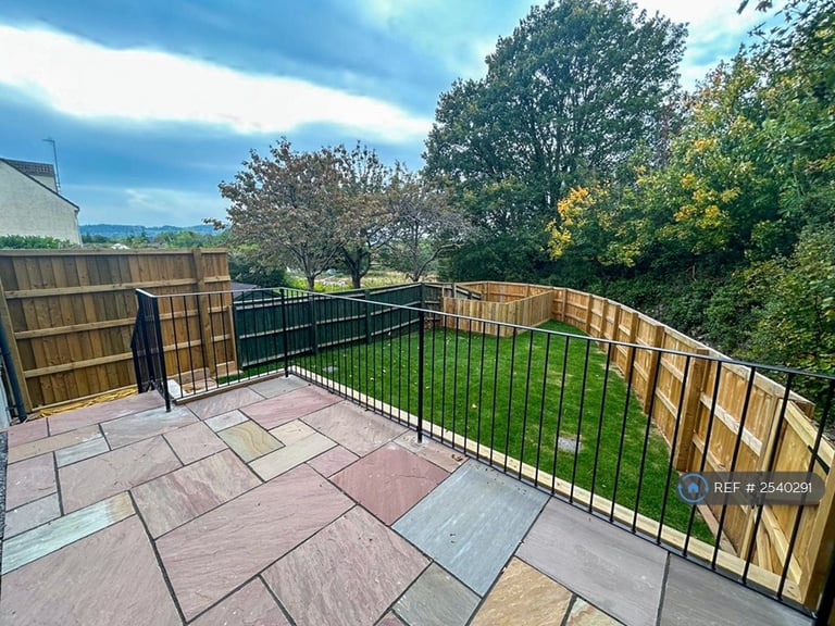 2 bedroom house in Hill Road, Sandford, Winscombe, BS25 (2 bed) (#2540291)