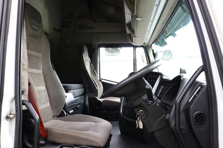 IVECO STRALIS 460 HI-WAY 6X2 MIDLIFT TRACTOR UNIT (2017)