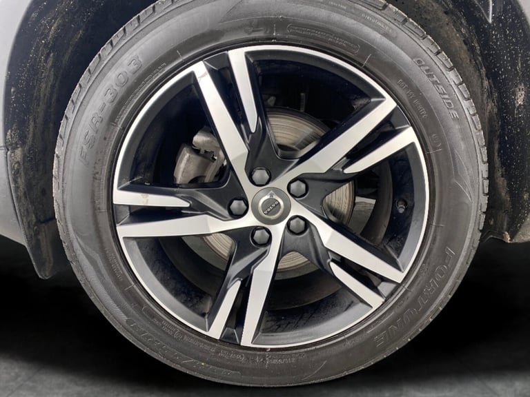 2021 Volvo XC40 1.5 T3 R-Design SUV 5dr Petrol Manual Euro 6 (s/s) (163 ps) - VERSATILITY P Suv P...
