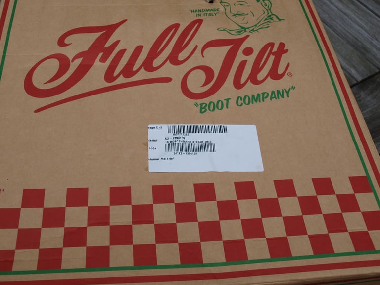 Ski Boots – Full Tilt Descendant 8 ski boots shell size 28.5.