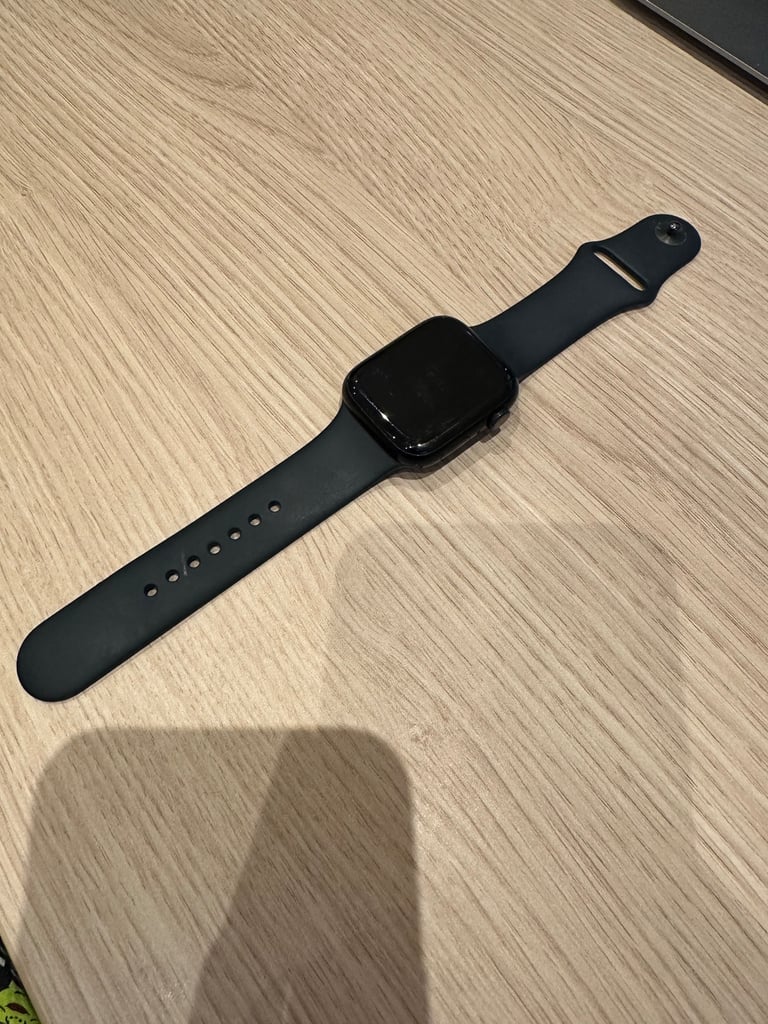 image for Apple Watch Series 7 45mm