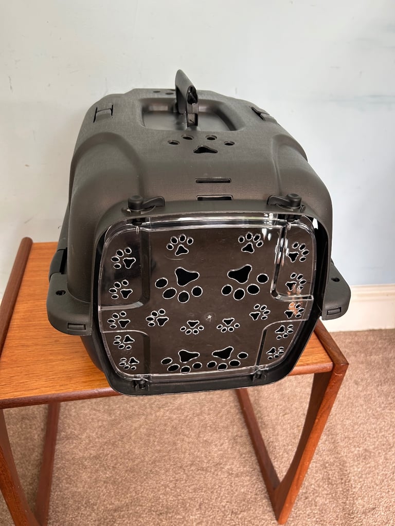 Pet Carrier New H12.5in/32cm W12in/30cm L18.5in/48cm New D064