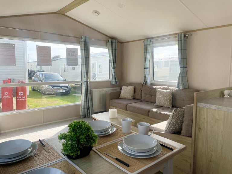 CHEAP STATIC CARAVAN FOR SALE AT BROADLAND SANDS HOLIDAY PARK - 11.5 MONTH OWNER SEASON