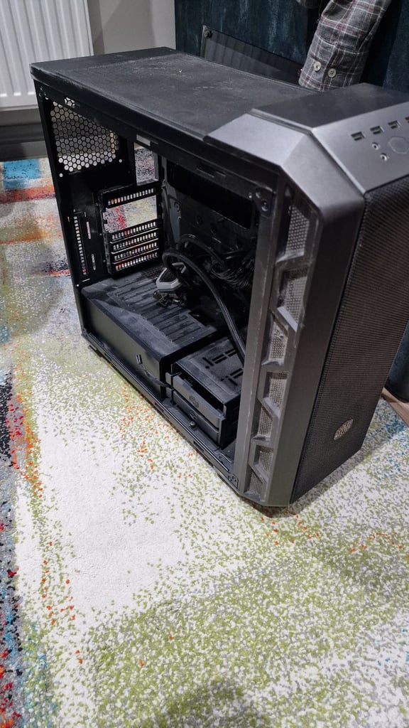 PC case and power supply. Cooler master H500