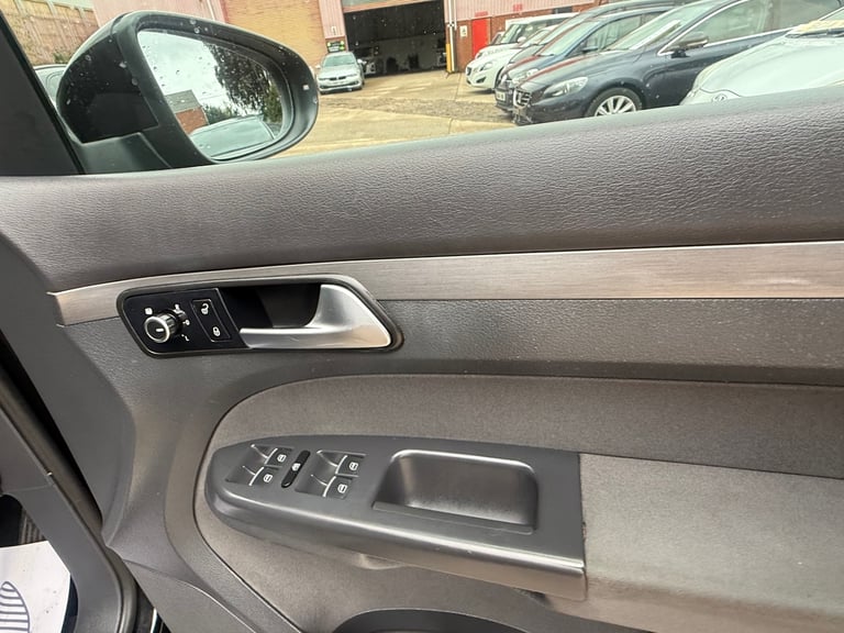 2013 Volkswagen Touran 1.4 Tsi Bluemotion 7 Seater MPV Petrol Automatic