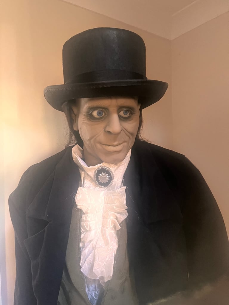 image for Halloween butler with sound & motion