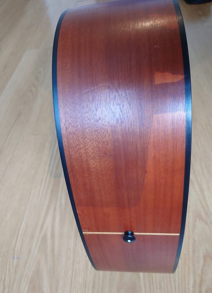 Yamaha FG700MS Solid Top Acoustic guitar with gigbag