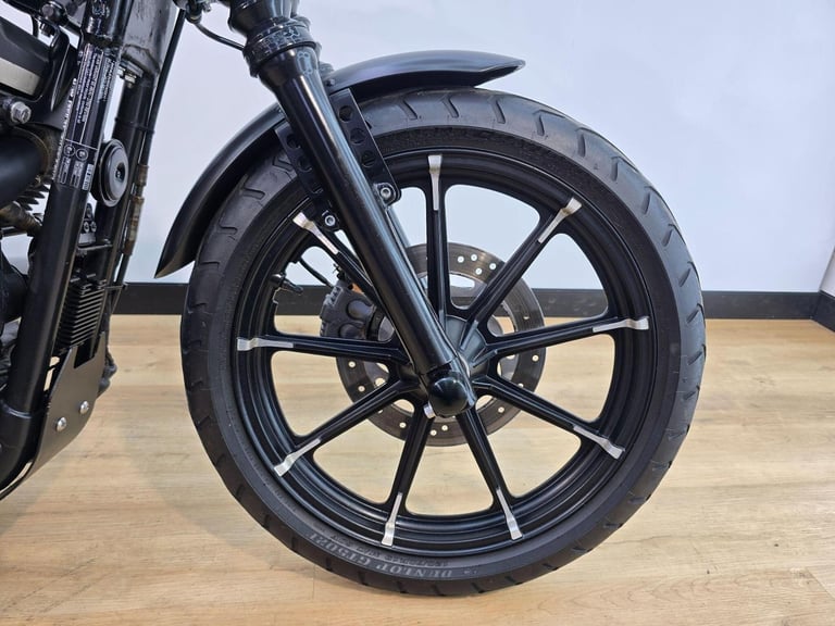 2013 Harley-Davidson Sportster 883 XL883N Iron 883