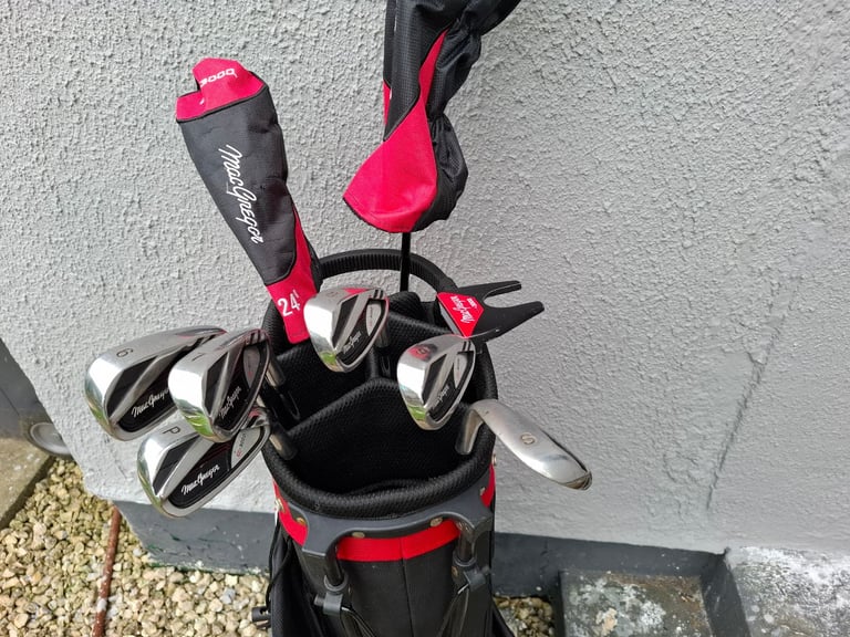 MacGregor CG3000 golf set.