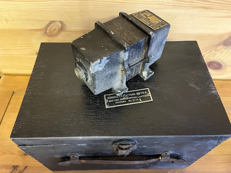 WW2 Admiralty Aldis Signal Lamp 1944 (boxed and working) 