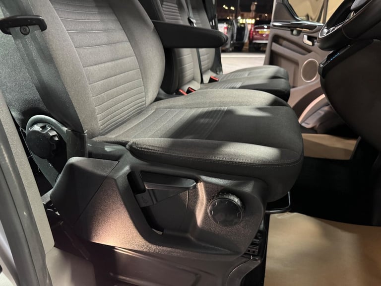 2022 Ford Tourneo Custom 2.0 EcoBlue 130ps L/R 8 Seater Titanium Auto MPV DIESEL Automatic