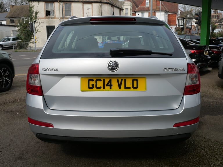 2014 Skoda Octavia 2.0 TDI Elegance DSG Euro 5 (s/s) 5dr Only 32000 Miles
