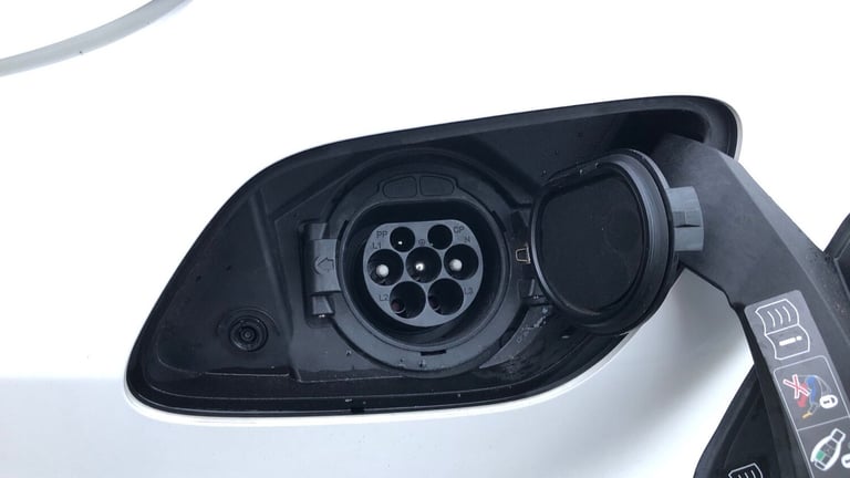 2018 Mercedes-Benz C Class C 350 E AMG LINE PREMIUM Saloon Hybrid Automatic