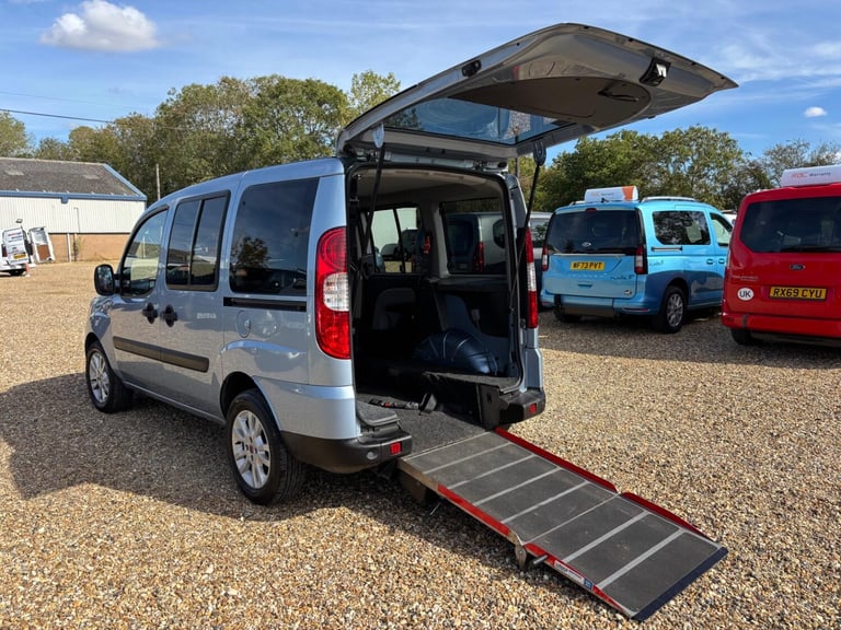 FIAT DOBLO WHEELCHAIR ACCESSIBLE VEHICLE WAV 1.4 Doblo 1.4 Dynamic 2011