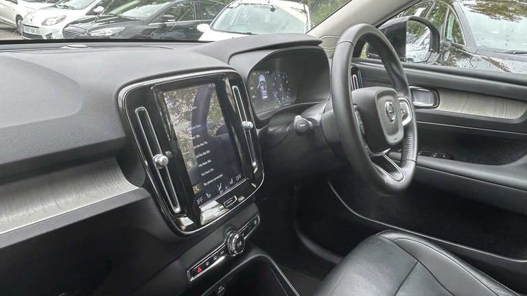  Volvo XC40 2.0 B4P Inscription 5dr AWD Auto Estate Petrol Automatic