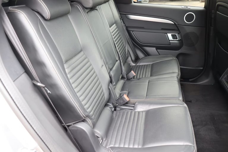 2025 Land Rover Discovery 2025 COMMERCIAL DYNAMIC HSE STYLED BY SEEKER WITH A REAR SEAT CONVERSIO...