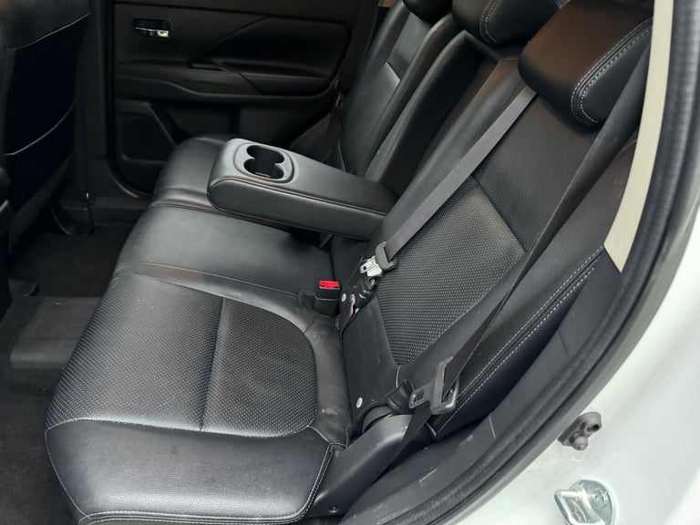 2015 Mitsubishi Outlander 2.0 PHEV GX4hs 5dr Auto ESTATE Petrol Parallel Phev Automatic