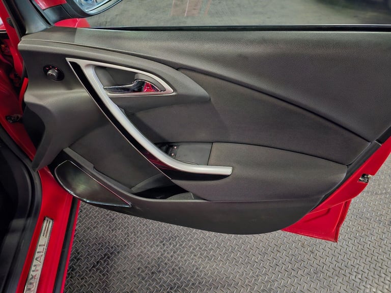 Vauxhall Astra 1.7 CDTi SRi Euro 5 5dr Diesel Manual - Image 19