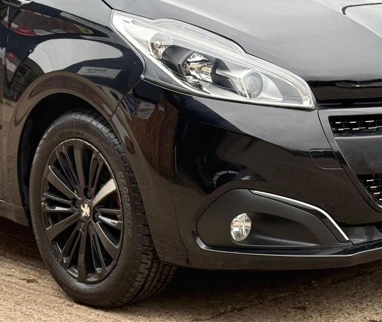 2018 Peugeot 208 1.2 PureTech Black Edition Euro 6 3dr Petrol