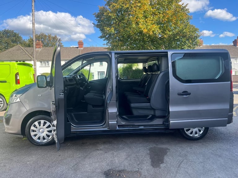 Vauxhall Vivaro 1.6 CDTi 2900 BiTurbo ecoTEC Sportive 6 Seat SWB Crew... 2018/67
