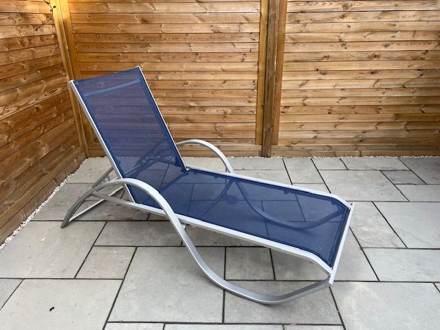 Sun lounger 