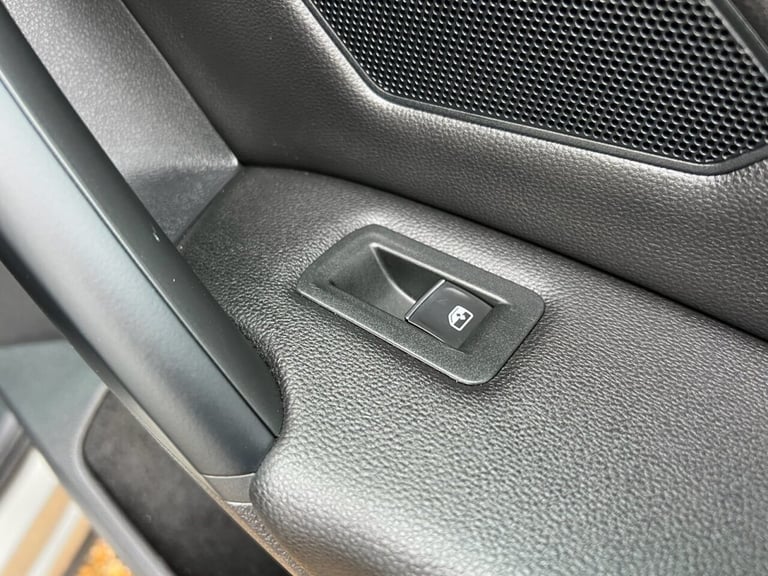 2020 Volkswagen Tiguan 2.0 TSI R-Line Tech SUV 5dr Petrol DSG 4Motion Euro 6 (s/s) (190 ps) ESTAT...