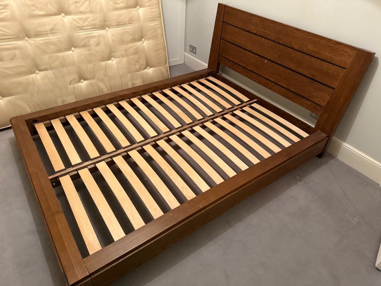 image for FREE DELIVERY SOLID OAK STANDARD DOUBLE BED FRAME GOOD CONDITION
