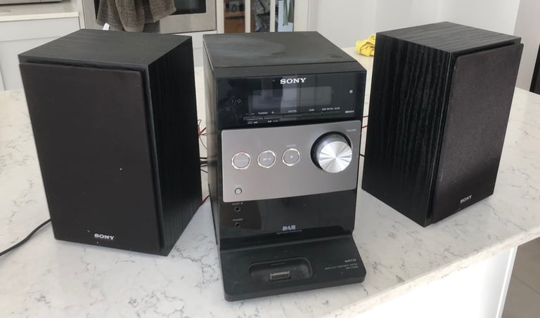 Sony micro hi-fi system (radio and iPod)