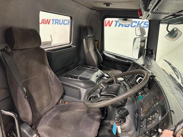 Scania 114 340 6x2 Rear Lift Day Cab Beavertail