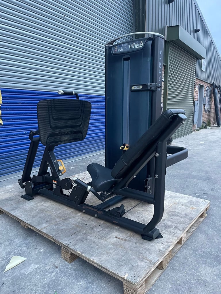 Matrix VERSA - Leg Press / Calf Press  Delivery £200 Available 1