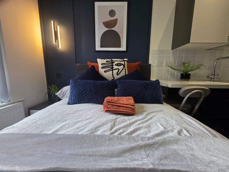 LUXURY BRAND NEW en-suite rooms in Luton Town Centre - AVAILABLE NOW