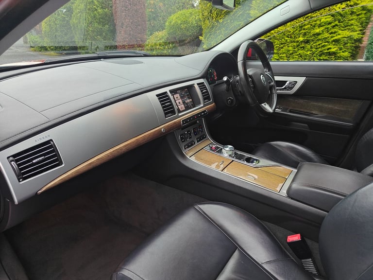 Jaguar Xf Premium Luxury 3.0 V6 * 8 Speed Auto * Fsh... BMW Audi a6 lexus mercedes vw
