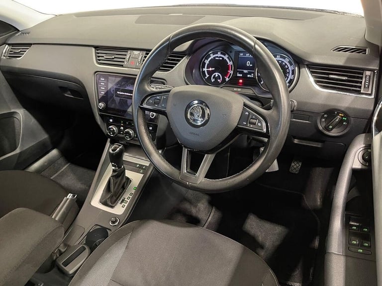 2020 Skoda Octavia 1.5 TSI ACT SE Drive Hatchback 5dr Petrol DSG Euro 6 (s/s) (150 ps) Hatchback ...