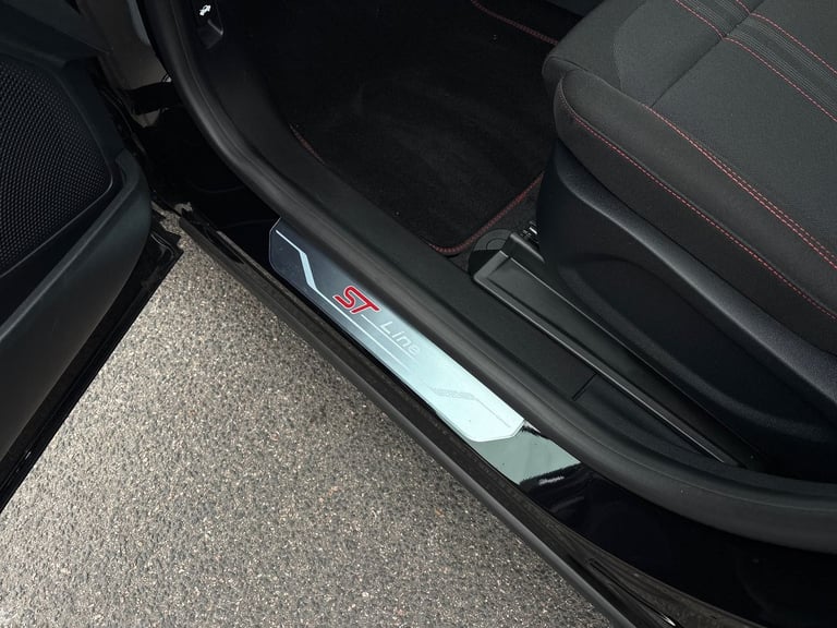 2025 Ford Puma 1.0 EcoBoost Hybrid mHEV ST-Line 5dr Hatchback PETROL Manual