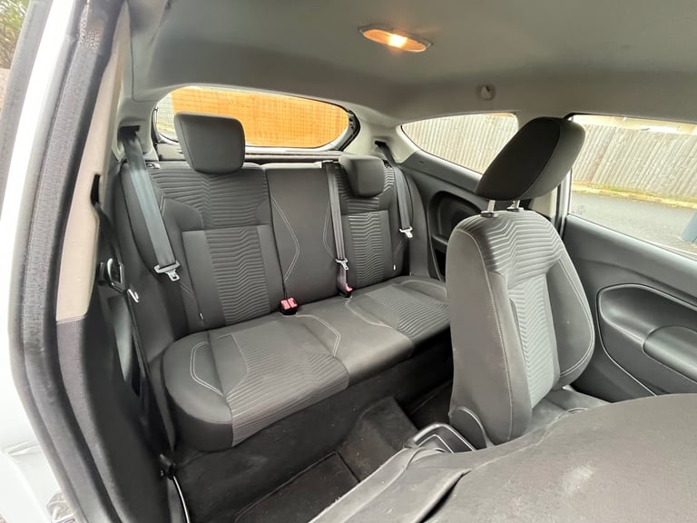 Ford, FIESTA, Hatchback, 2014, Manual, 1241 (cc), 3 doors