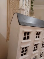 ❤️‍🔥❤️‍🔥 Reduced Free standing victorian dolls house 