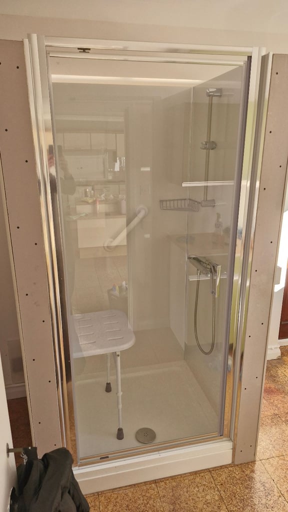 Shower door and tray 900mm