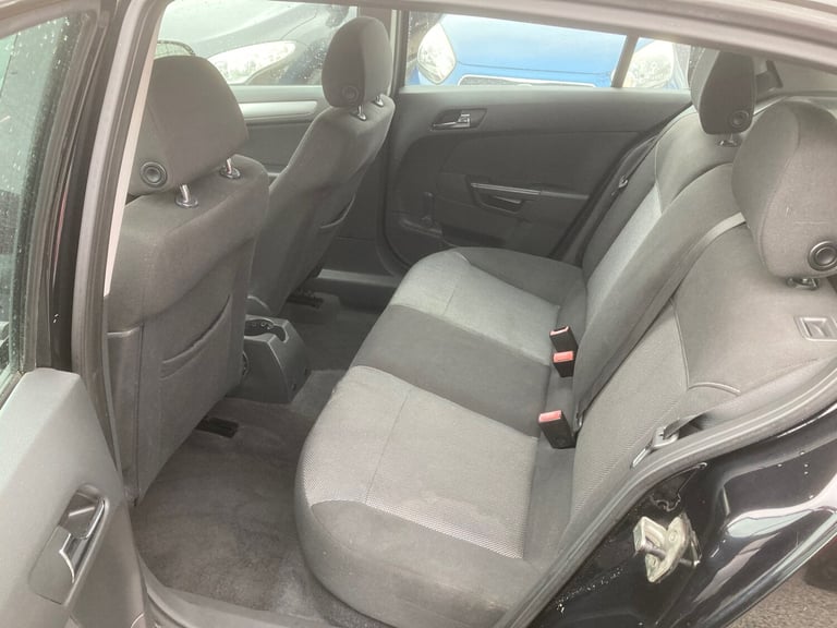 2010 Vauxhall Astra 1.6i 16V Active [115] 5dr HATCHBACK Petrol Manual