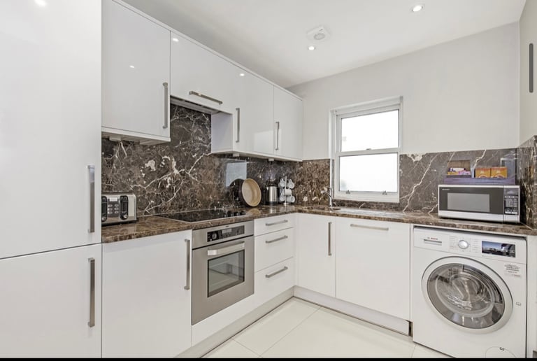 South Kensington - SW7 Three Bedroom Apartment Short Term Let £3430 per week 