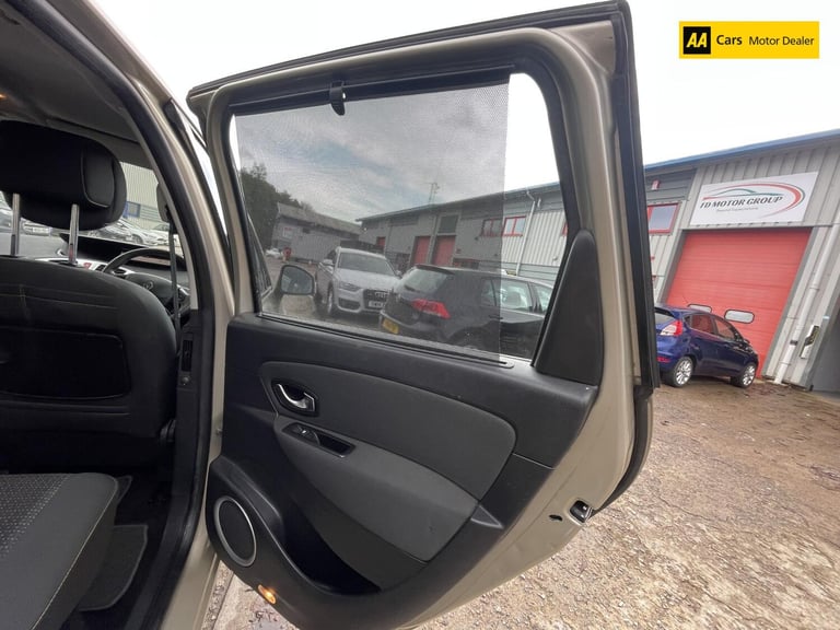 2010 Renault Scenic 1.5 dCi Dynamique TomTom MPV 5dr Diesel Manual Euro 4 (106 ps) MPV Diesel Manual