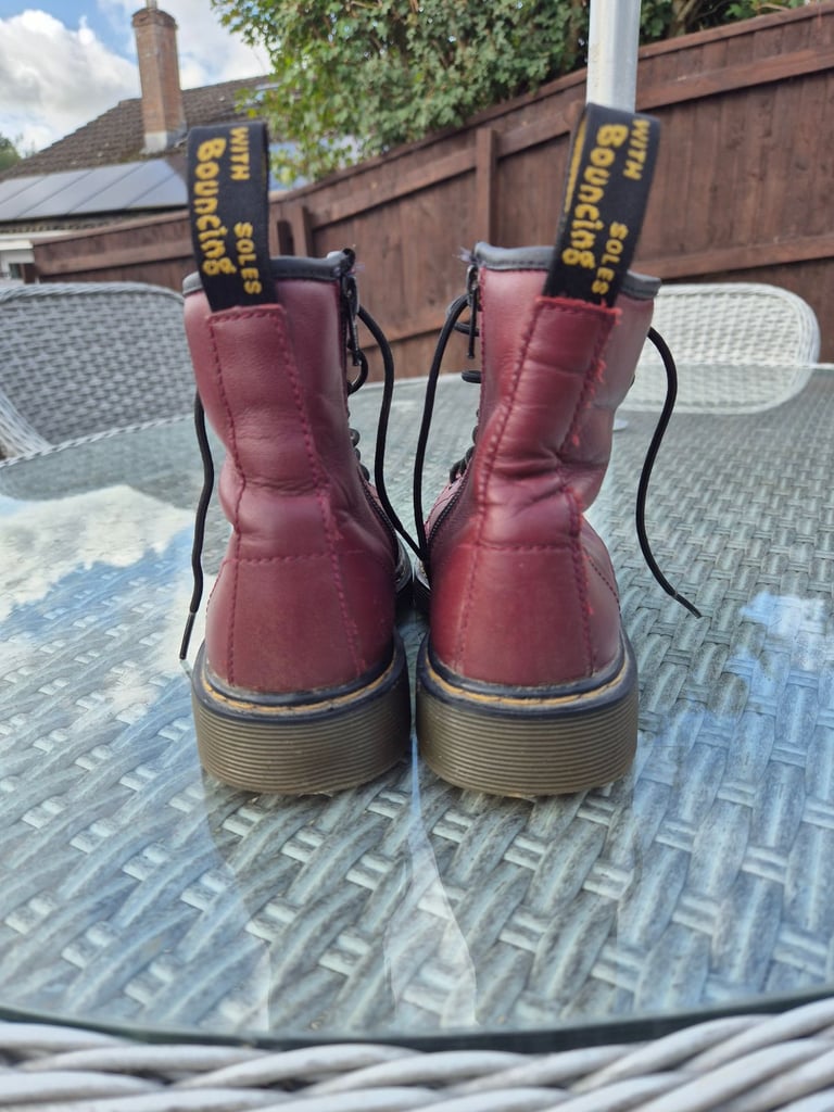 Dr Martens junior Size 3