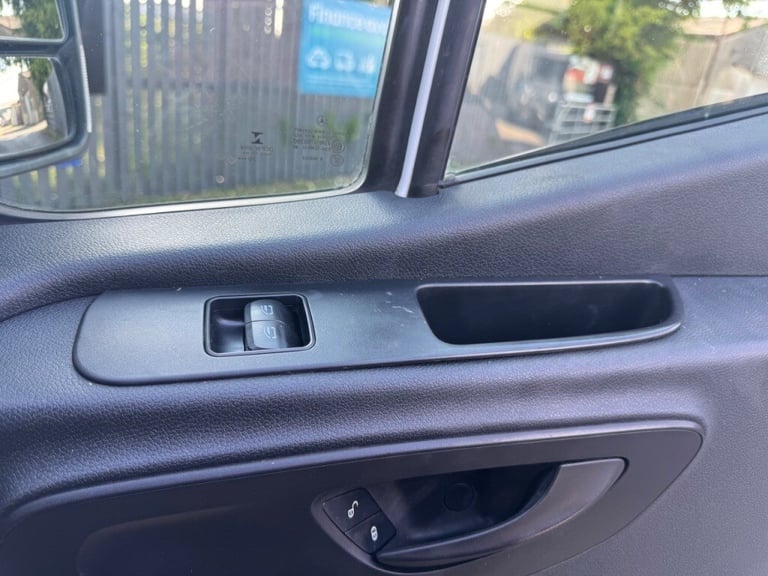 Mercedes-Benz Sprinter 3.5t H2 L2 Progressive Van++1 OWNER++CRUISE++REV