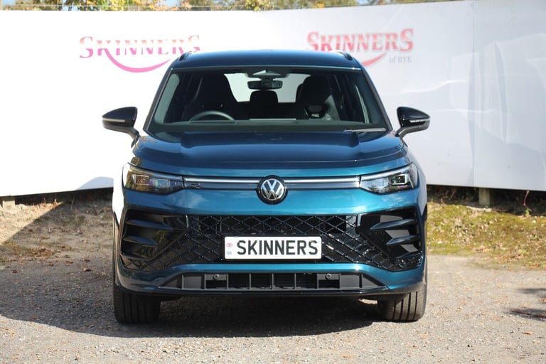 2025 Volkswagen Touran R-LINE ETSI DSG Estate Petrol Automatic