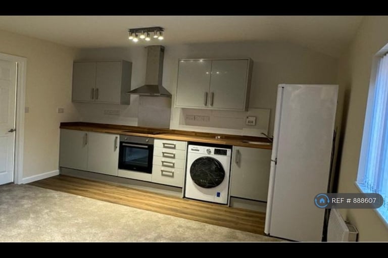 1 bedroom flat in Abbey Street, Nuneaton, CV11 (1 bed) (#888607)