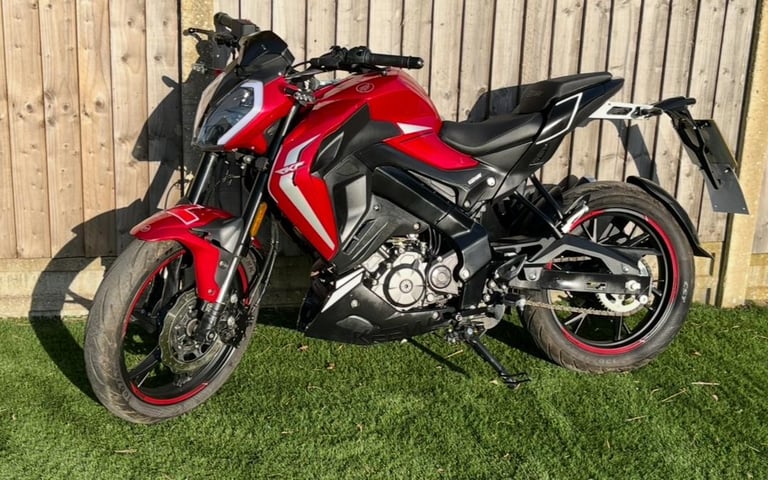 2024 KEEWAY RKF 125 ES 1 OWNER GENUINE 2400 MILES ONLY LOVELY LEARNER LEGAL BIKE