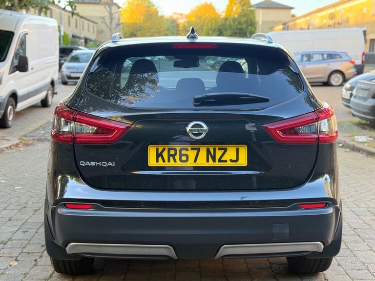 2017 Nissan Qashqai 1.2 DiG-T N-Connecta 5dr HATCHBACK Petrol Manual